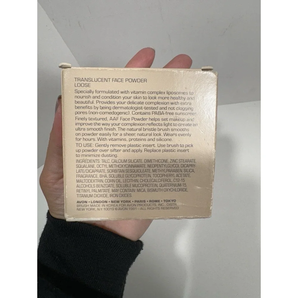 Avon Advance Foundation Translucent Light / Medium Face Powder Loose W Liposomes